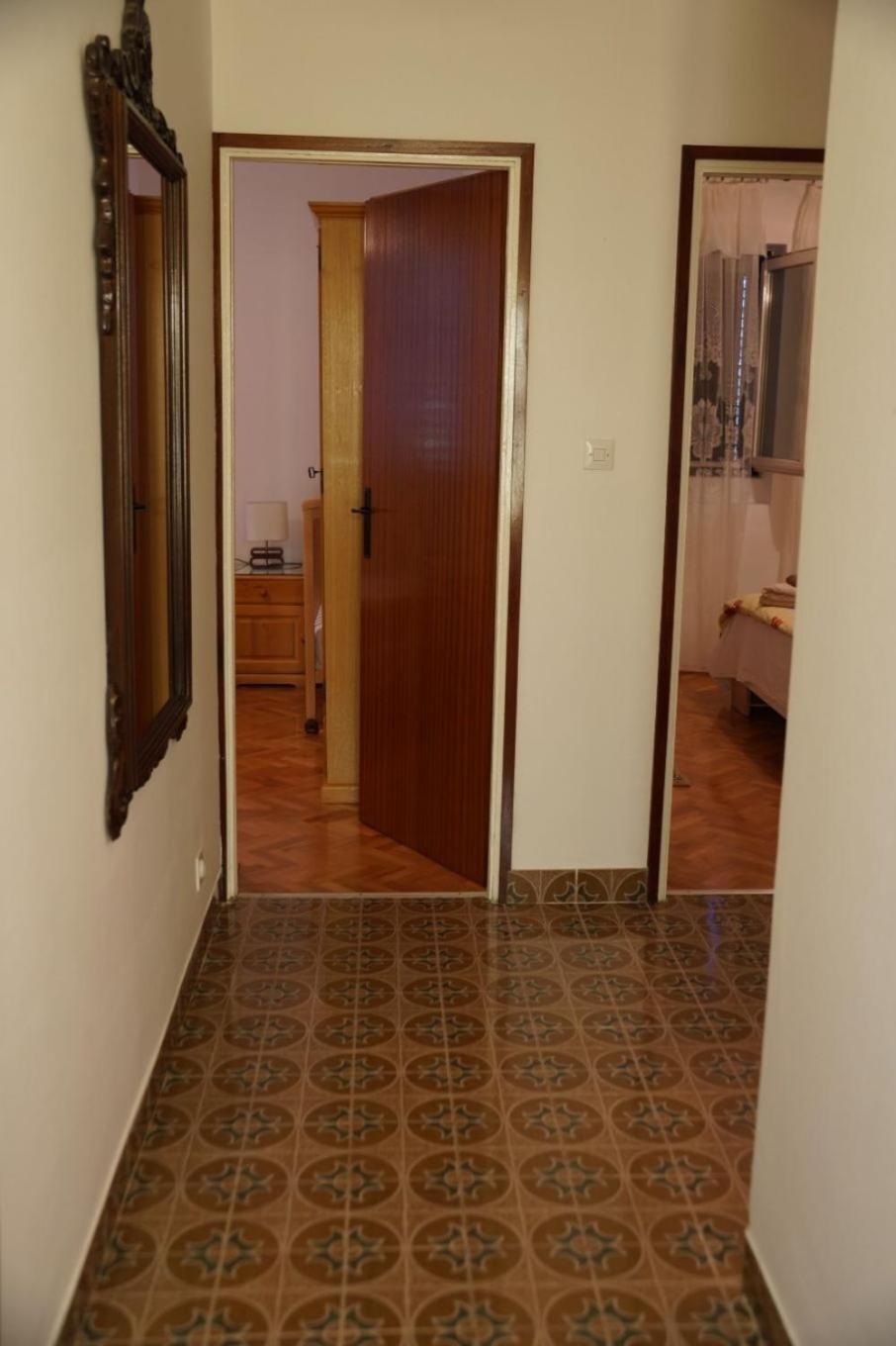Apartments Srdan Vinisce Bagian luar foto